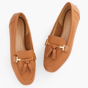 Talbots Jessie Tassel Pebble Leather Driving Moccasins in a cognac EUC